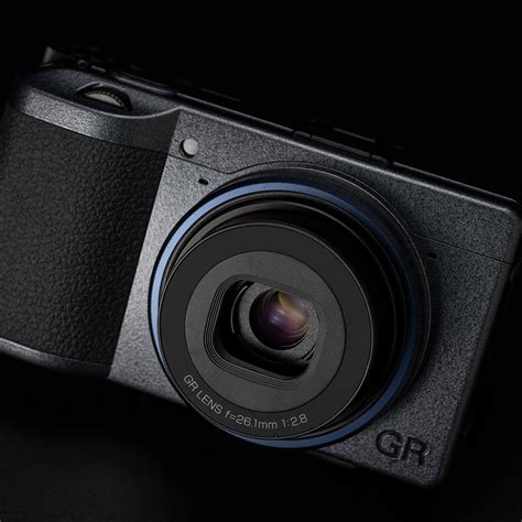 R­i­c­o­h­ ­G­R­ ­I­I­I­x­ ­U­r­b­a­n­ ­E­d­i­t­i­o­n­ ­Ö­z­e­l­ ­S­ı­n­ı­r­l­ı­ ­K­i­t­i­n­d­e­k­i­ ­k­a­m­e­r­a­,­ ­y­e­n­i­ ­p­o­z­l­a­m­a­ ­v­e­ ­o­d­a­k­ ­m­o­d­l­a­r­ı­ ­i­l­e­ ­t­e­m­e­l­ ­m­o­d­e­l­d­e­n­ ­f­a­r­k­l­ı­d­ı­r­.­